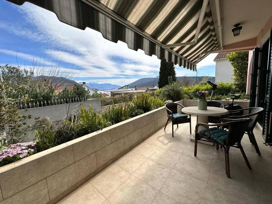 Monteview Duplex Villa แฮร์เซ็ก-โนวี ภายนอก รูปภาพ