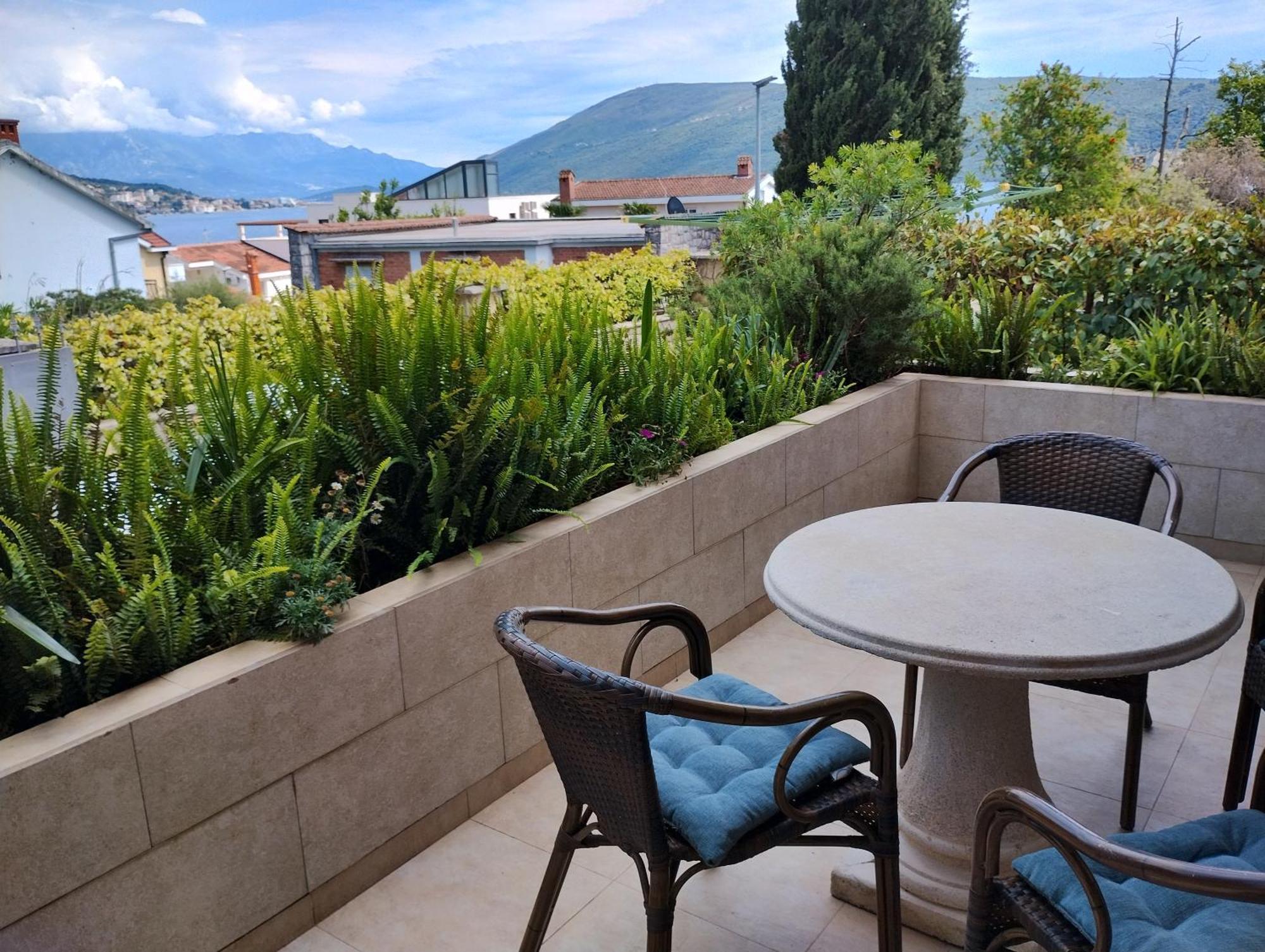 Monteview Duplex Villa แฮร์เซ็ก-โนวี ภายนอก รูปภาพ