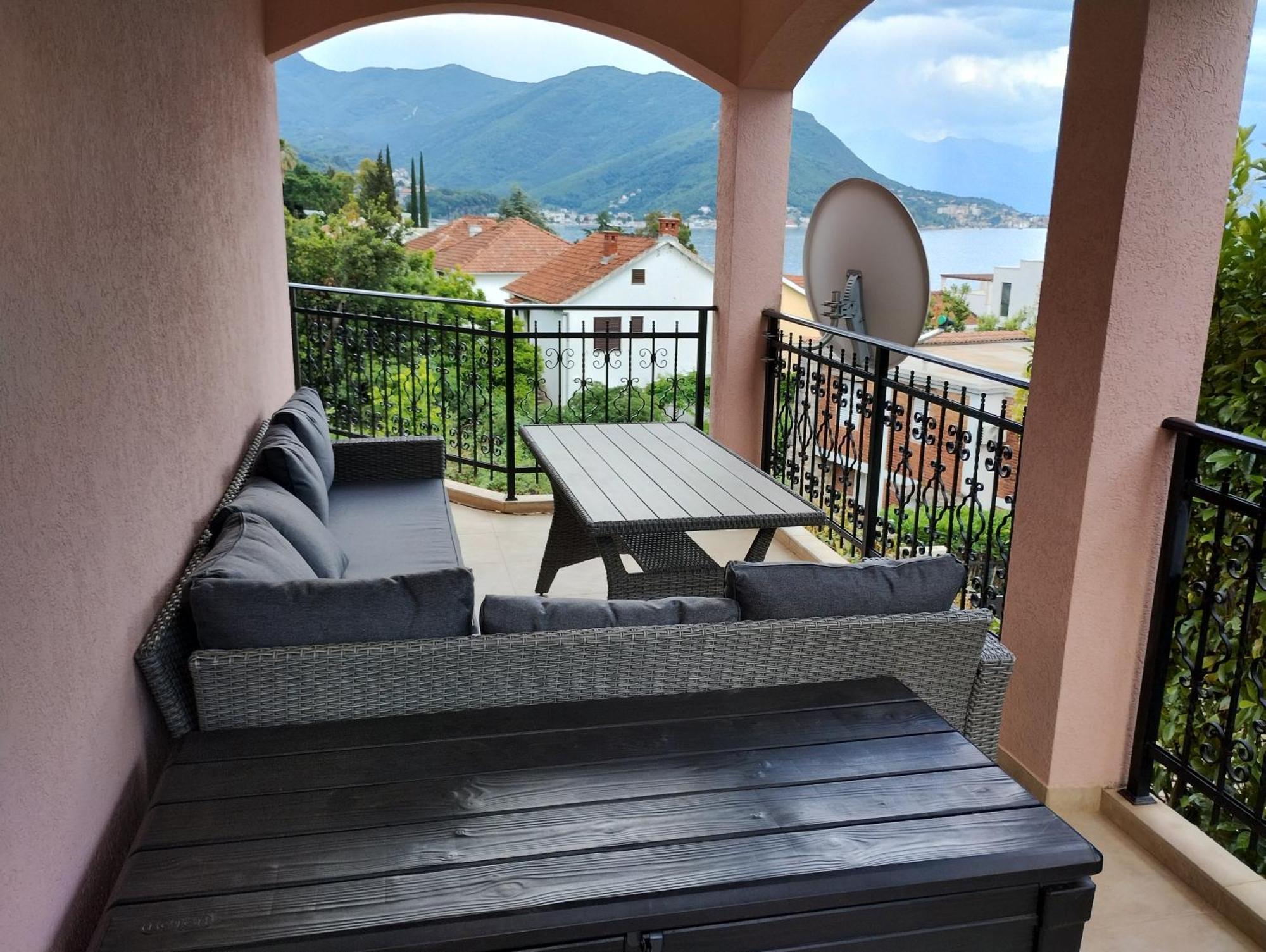 Monteview Duplex Villa แฮร์เซ็ก-โนวี ภายนอก รูปภาพ